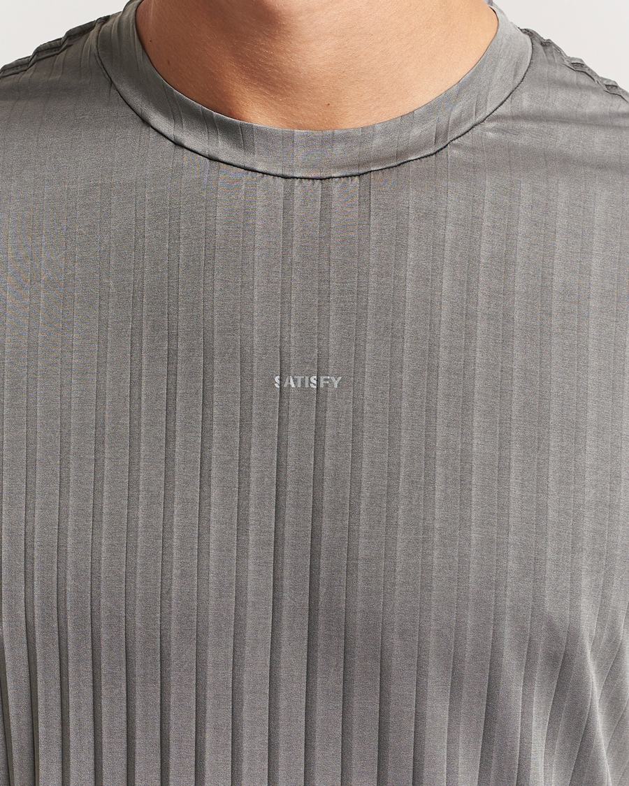 Men | T-Shirts | Satisfy | Pleated AuraLite T-Shirt Mineral Graphite