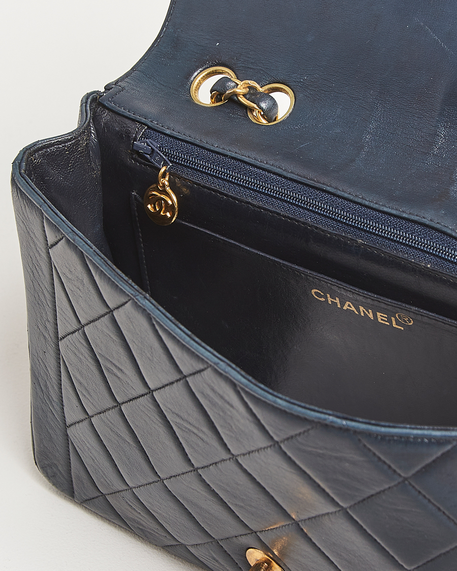 Men | Chanel Pre-Owned Classic Medium Single Flap Bag Lambskin Navy | Chanel Pre-Owned | Classic Medium Single Flap Bag Lambskin Navy