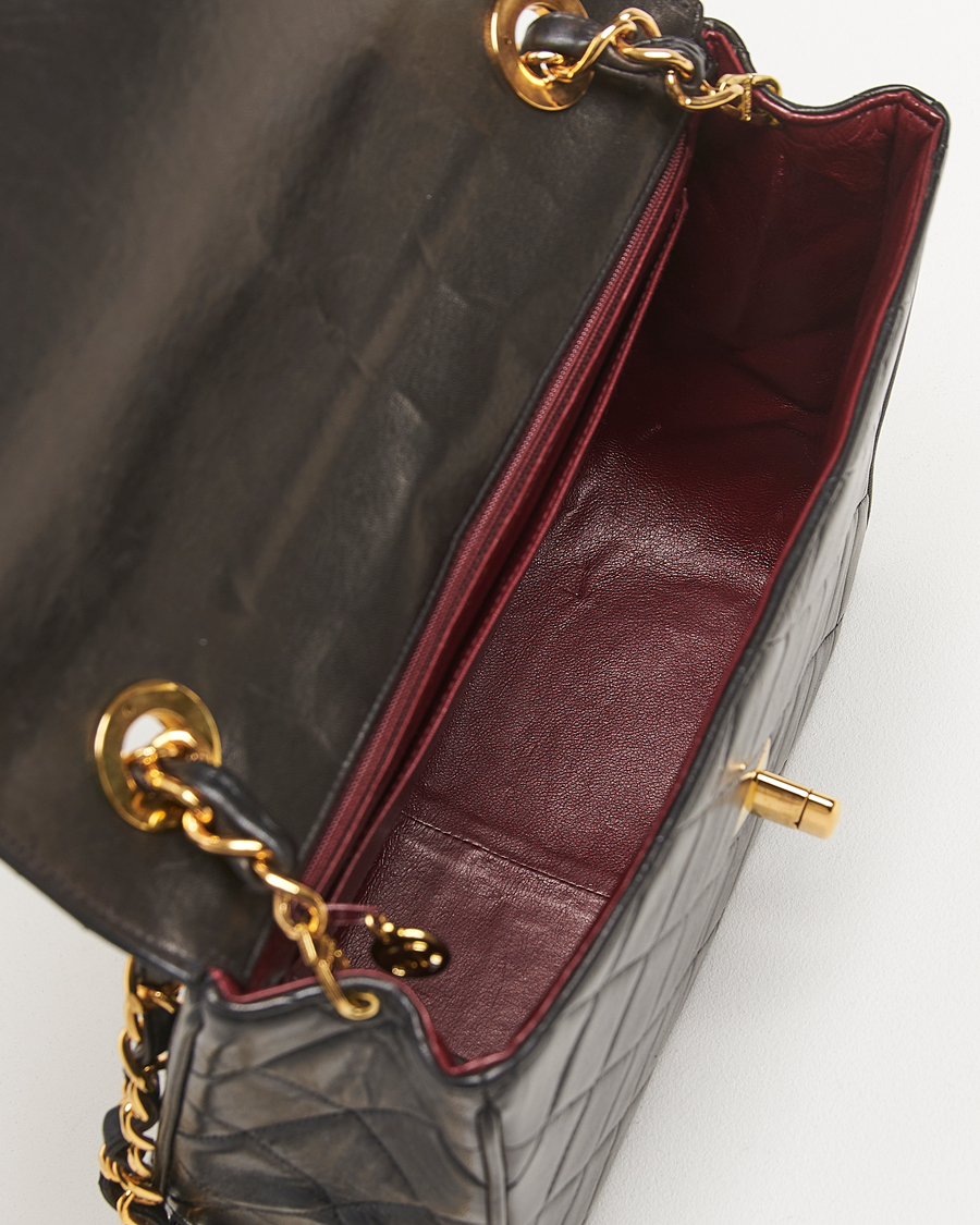 Men | Chanel Pre-Owned Classic Flap Bag Deca Squared Lambskin Black | Chanel Pre-Owned | Classic Flap Bag Deca Squared Lambskin Black