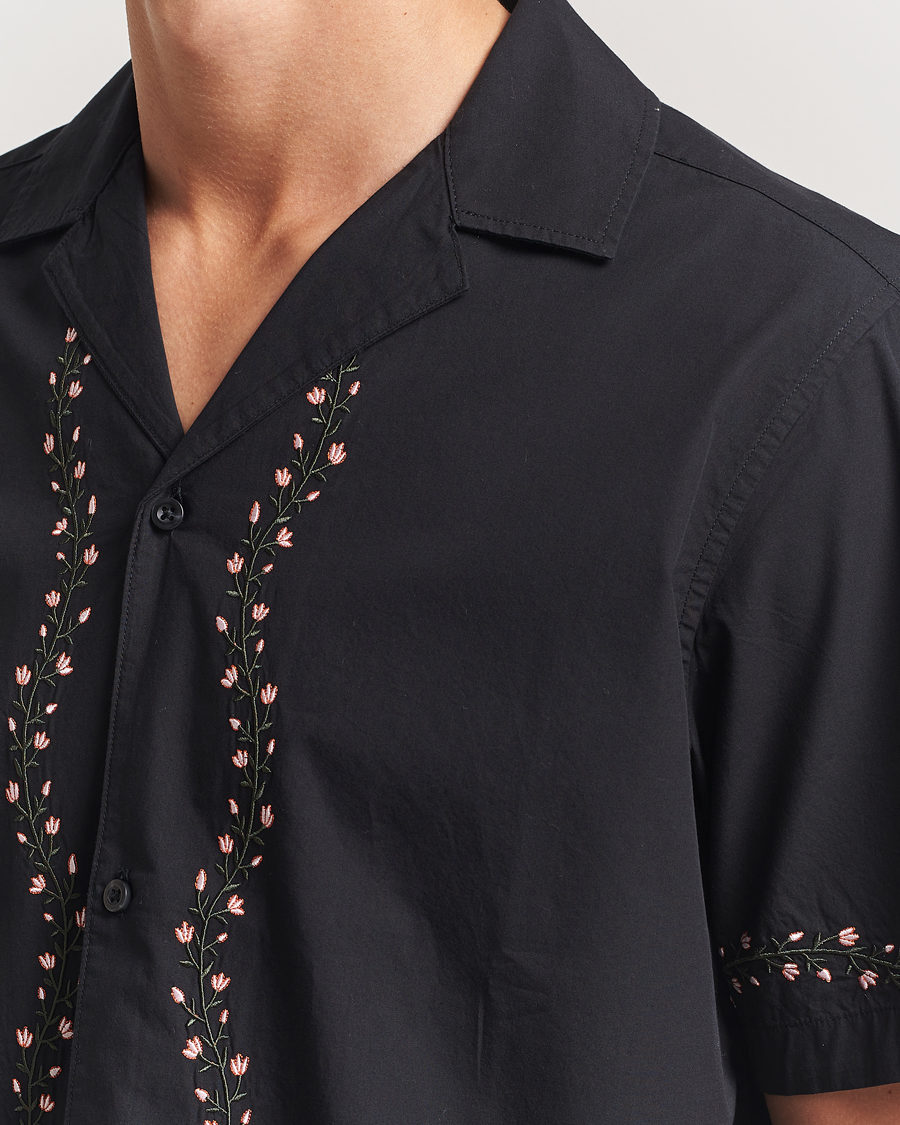 最終価格　EMBROIDERY SHORT SLEEVE SHIRTS Les Deux Lesley Embroidery Short Sleeve Shirt Black at CareOfCarl.com