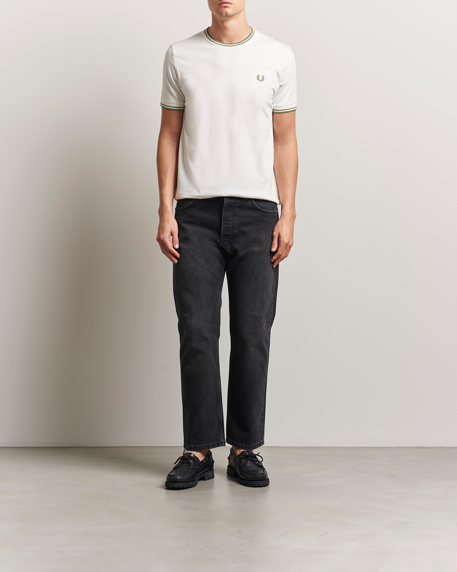 Men | T-Shirts | Fred Perry | Twin Tipped T-Shirt Light Ecru