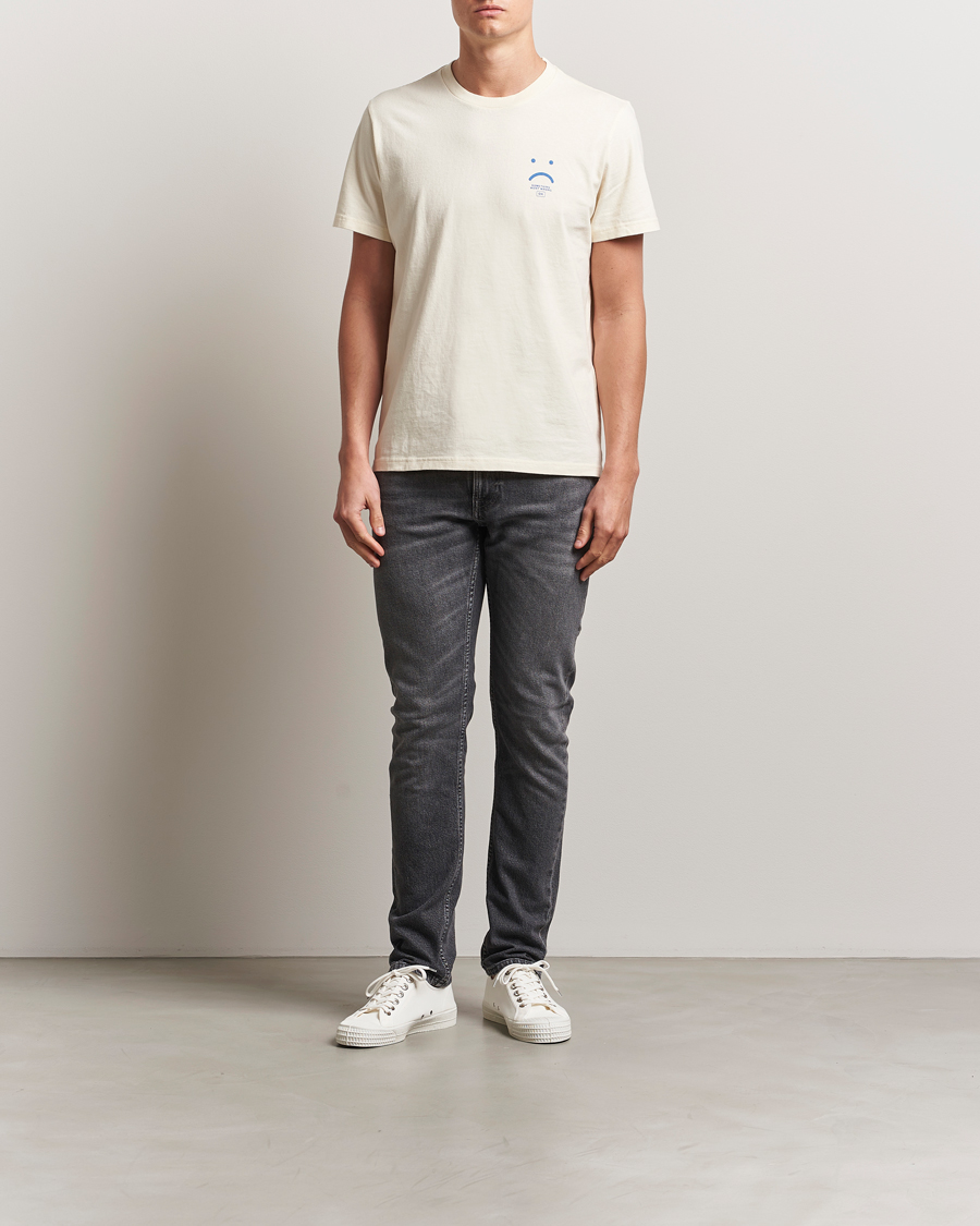 Men | T-Shirts | Nudie Jeans | Roy Frown T-Shirt Ecru