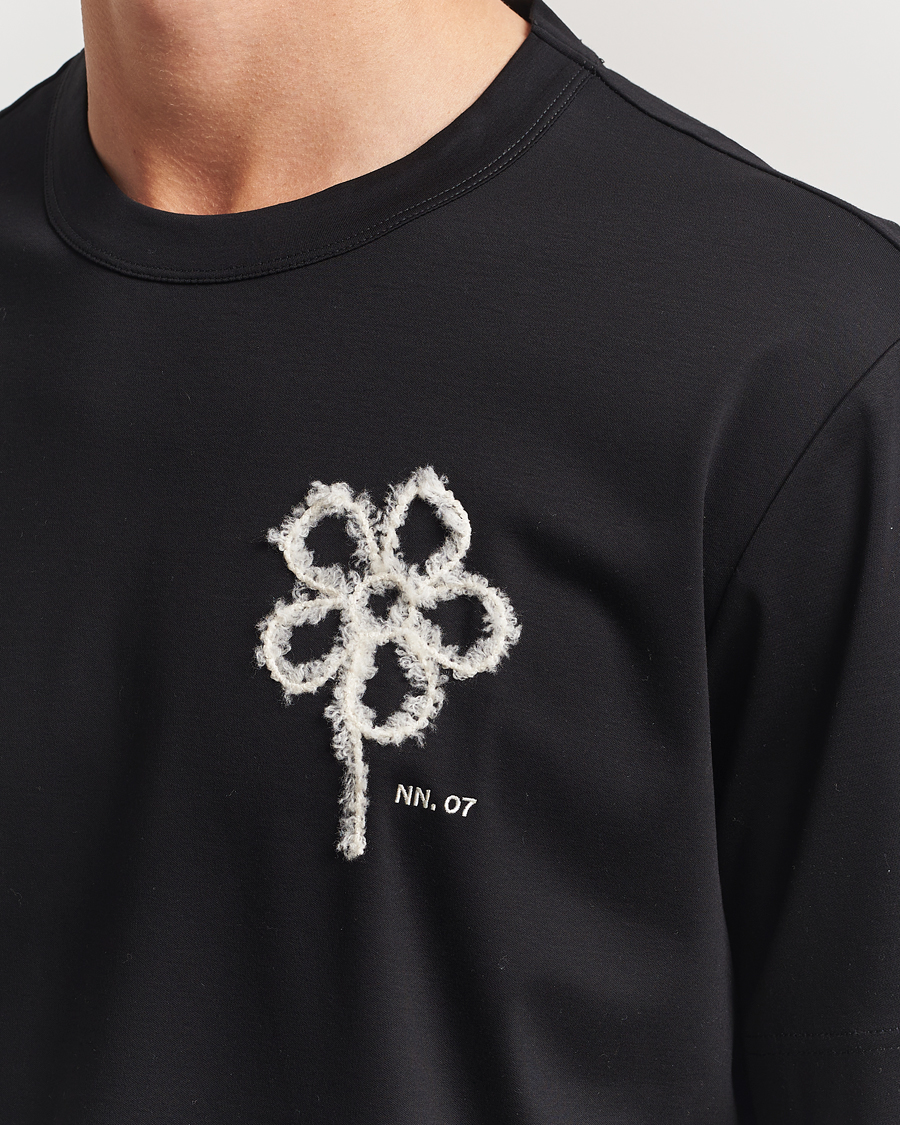 Men | T-Shirts | NN07 | Pedro Embroidered Flower T-Shirt Black