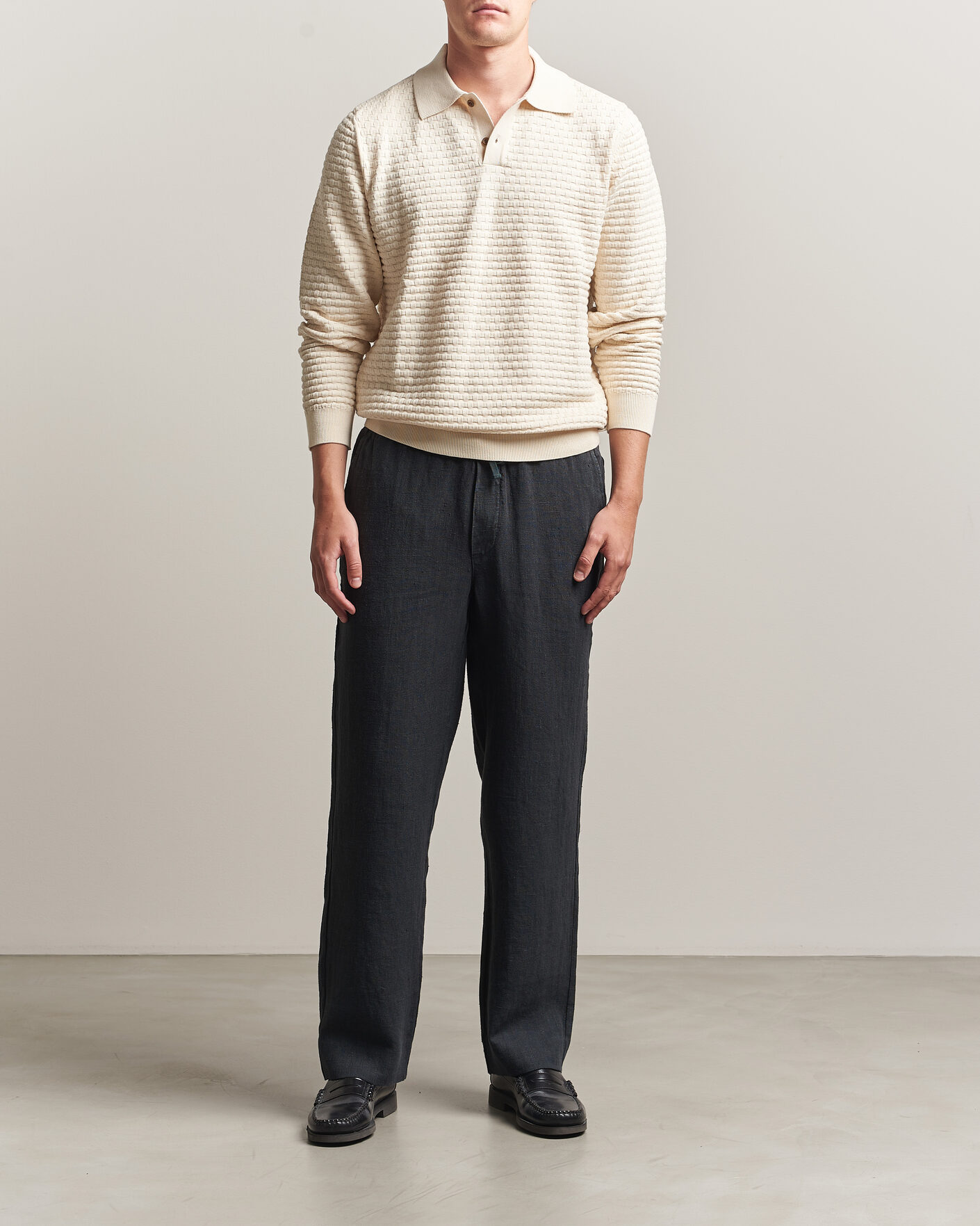 Men | Trousers | A Day's March | Tamiat Linen Drawstring Trousers Black