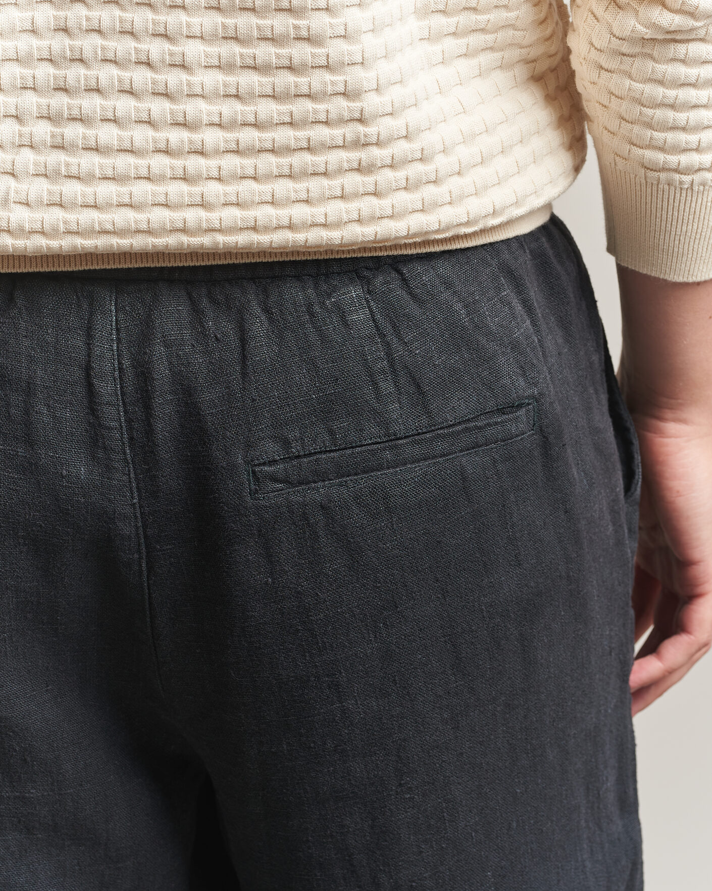 Men | Trousers | A Day's March | Tamiat Linen Drawstring Trousers Black