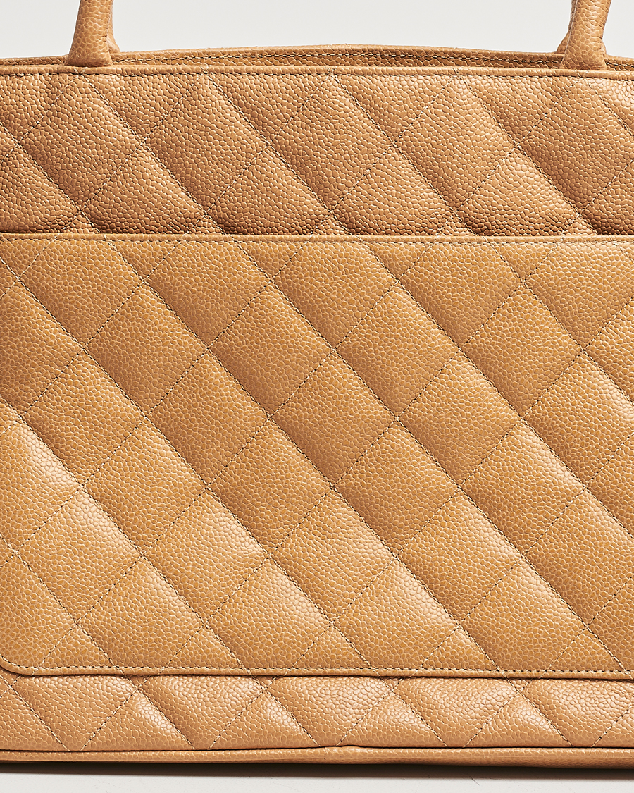 Men | Chanel Pre-Owned Medallion Tote Quilted Caviar Beige | Chanel Pre-Owned | Medallion Tote Quilted Caviar Beige