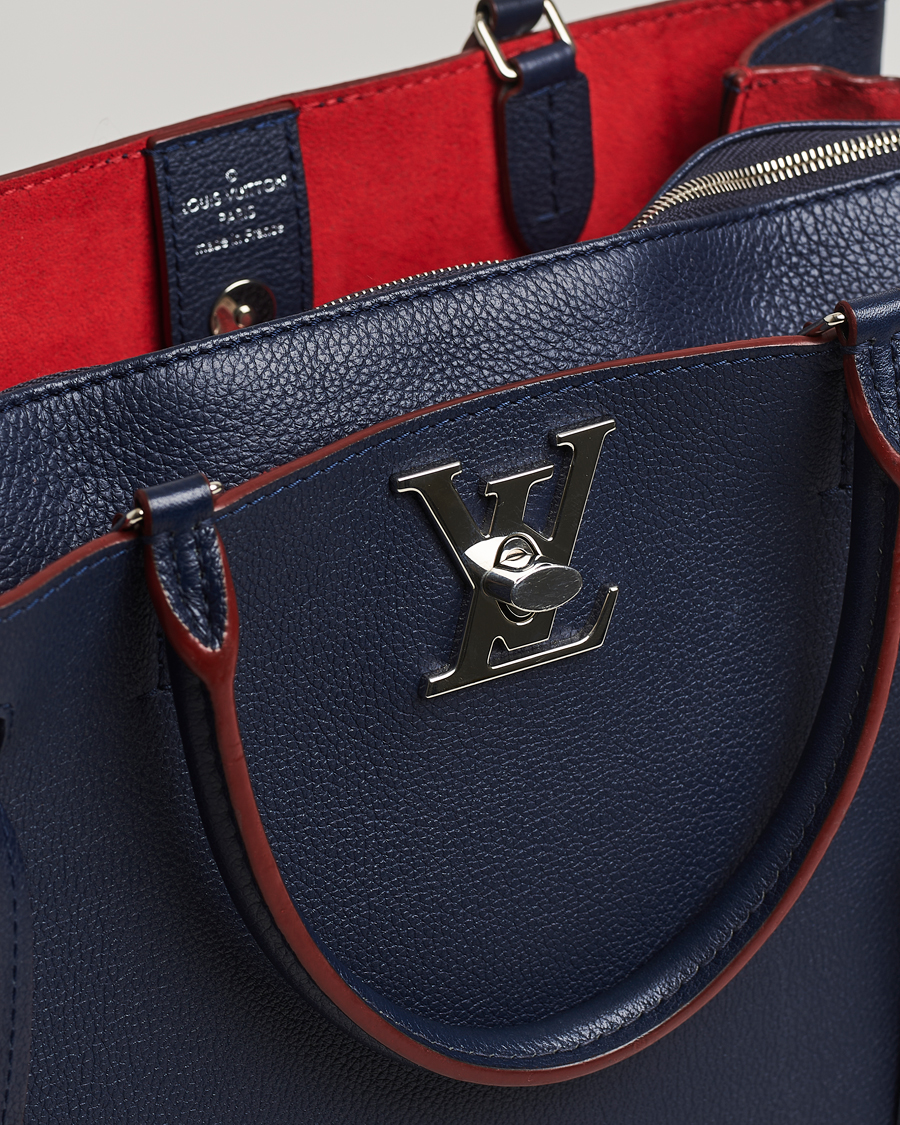 Men | Louis Vuitton Pre-Owned LockMeTo Handbag Calfskin Navy | Louis Vuitton Pre-Owned | LockMeTo Handbag Calfskin Navy