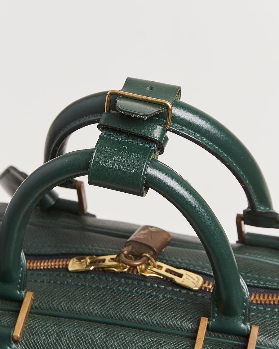 Louis Vuitton Pre-Owned Taiga Kendall GM Weekend Bag Green at
