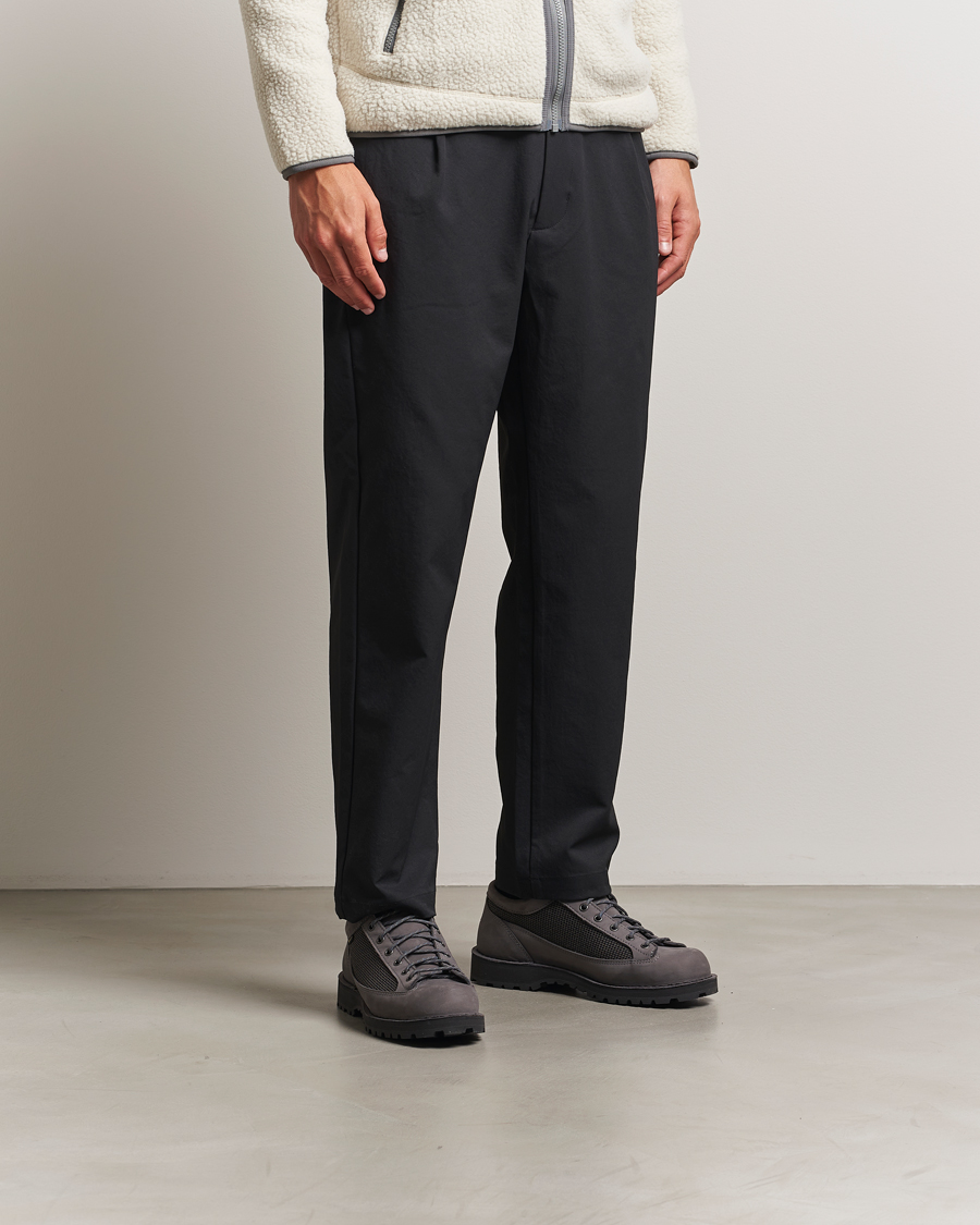 Men | Boots | Danner | Field GORE-TEX Low Boot Grey Nubuck