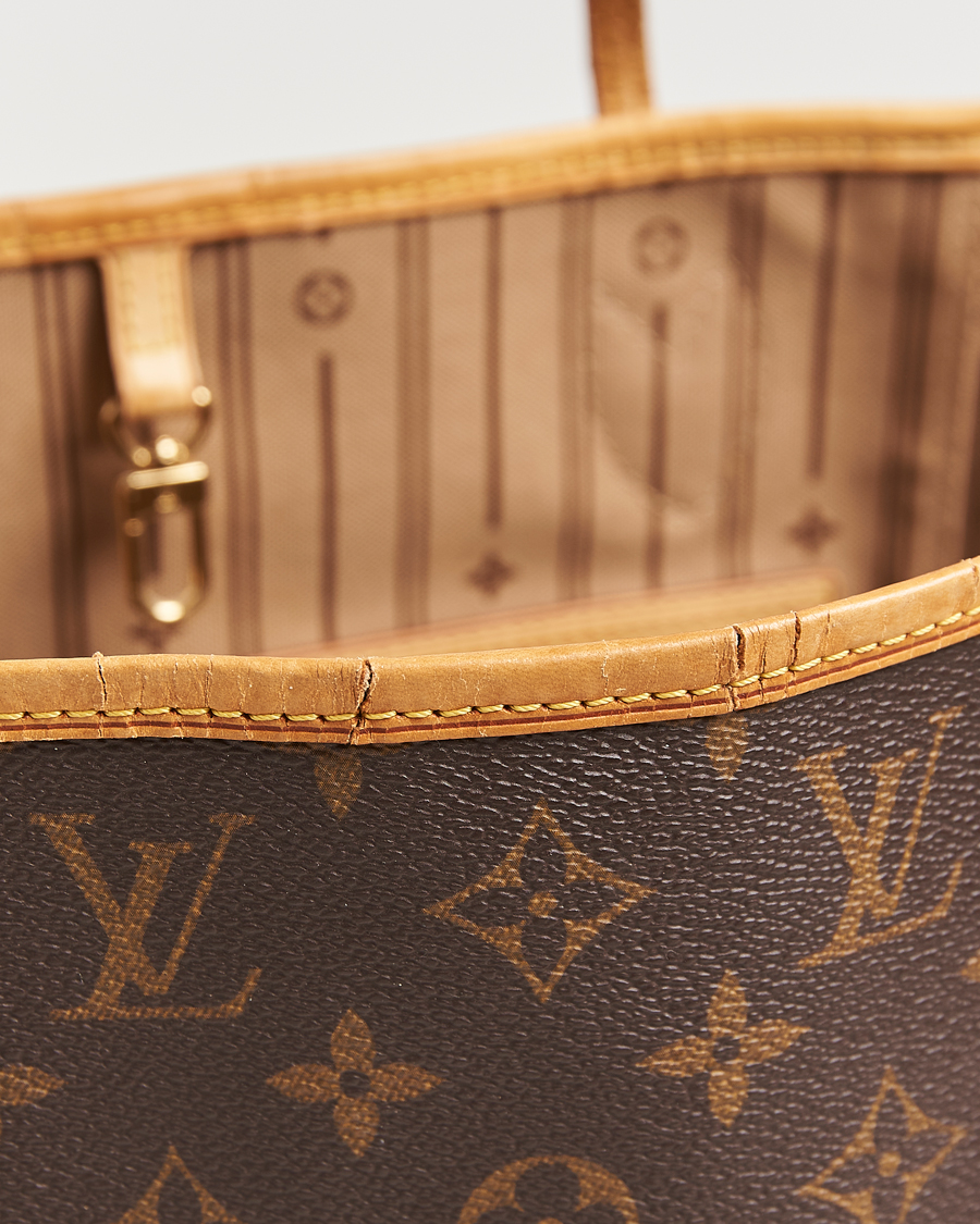 Louis Vuitton Pre-Owned Neverfull MM Monogram at CareOfCarl.com