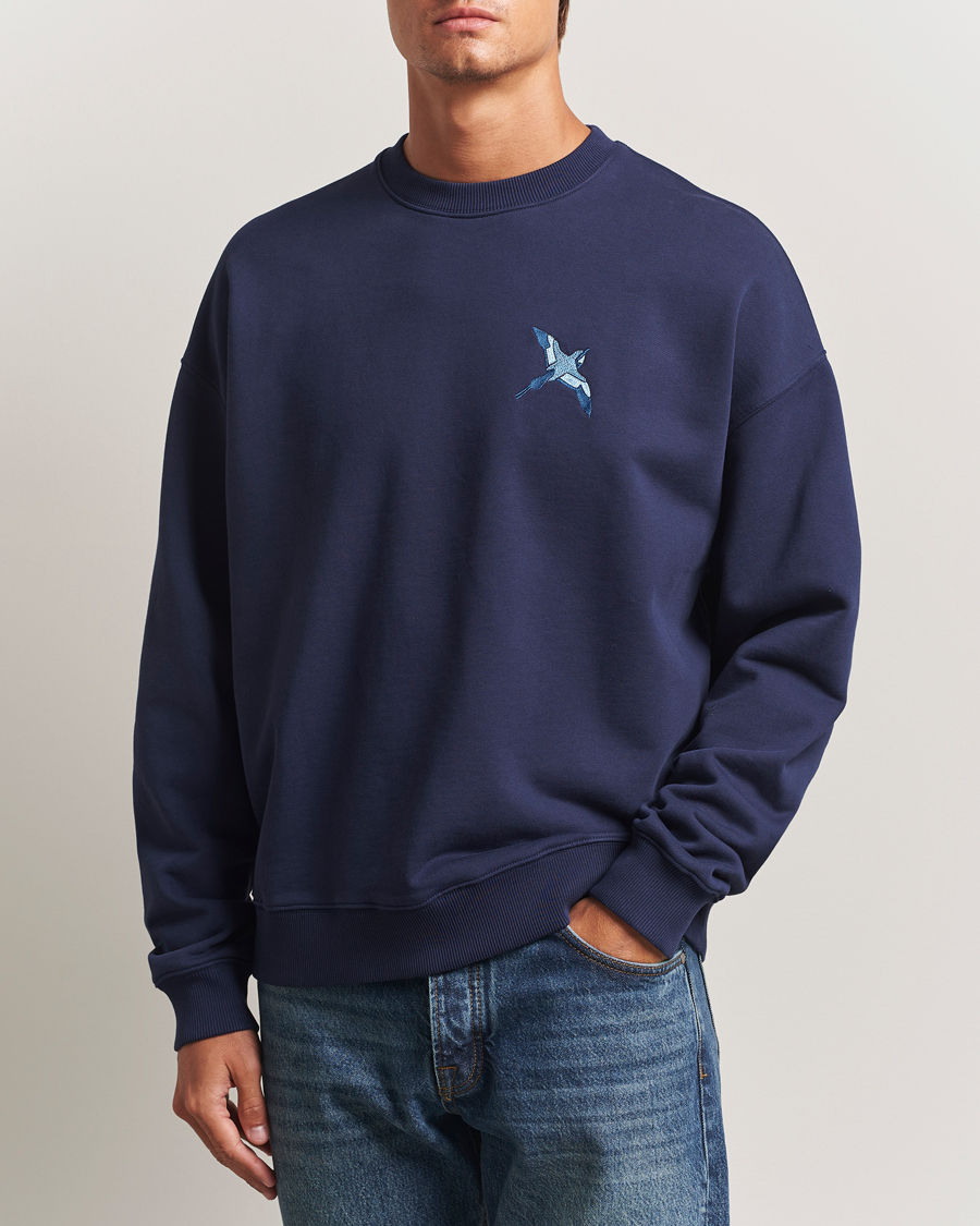 Men | Sweaters & Knitwear | Axel Arigato | Micro Bee Bird Sweatshirt Navy
