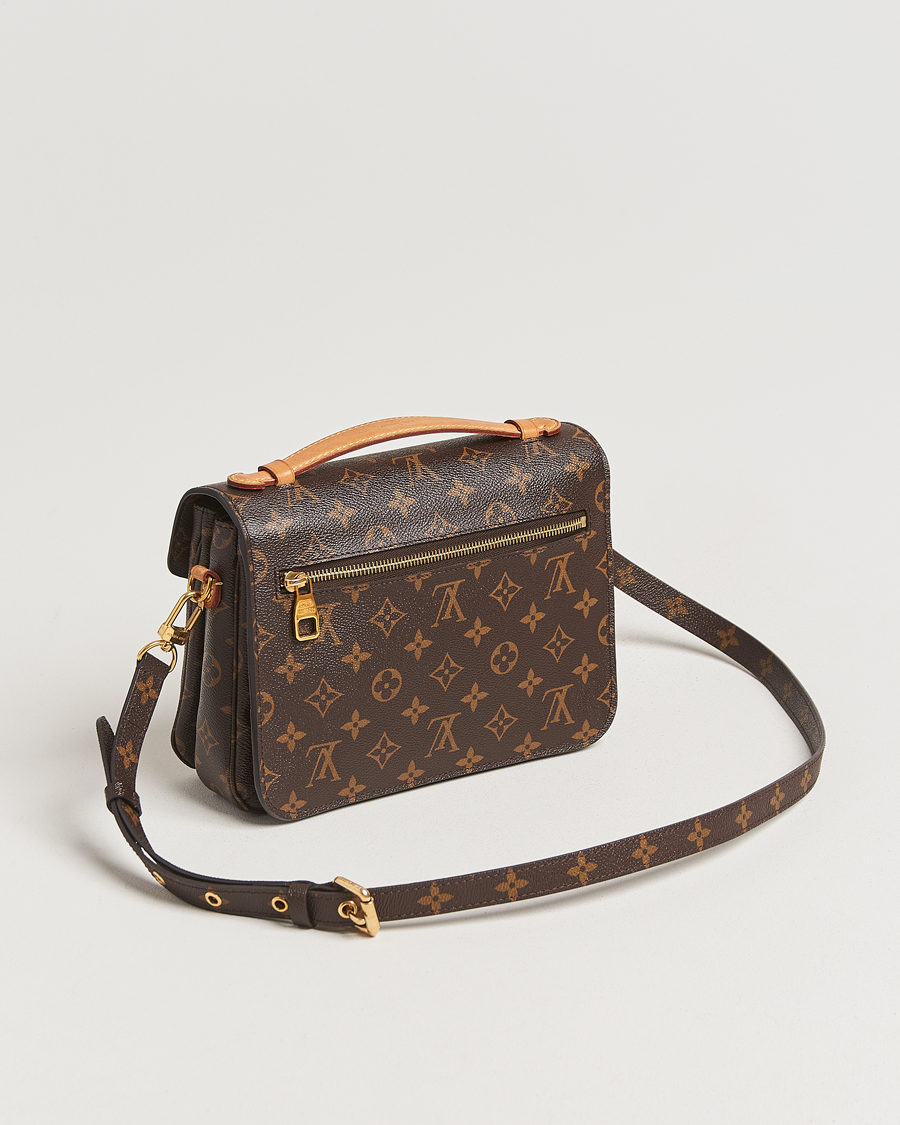 Men | Louis Vuitton Pre-Owned Pochette Métis Monogram | Louis Vuitton Pre-Owned | Pochette Métis Monogram