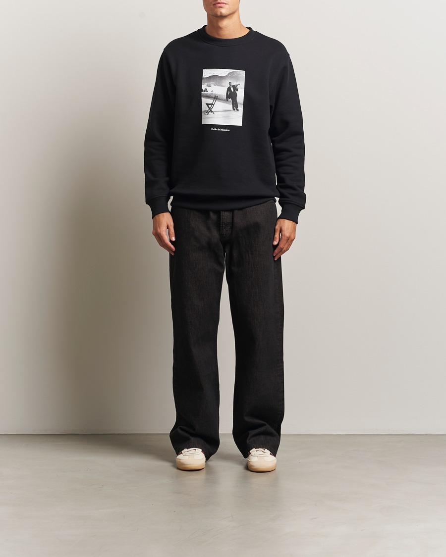 Drôle de Monsieur Ice Skating Waiter Sweatshirt Black at