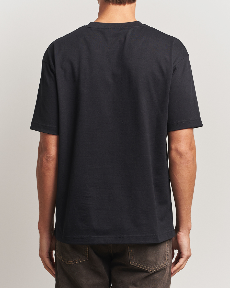 Men | T-Shirts | Drôle de Monsieur | Ice Skating Waiter T-Shirt Black