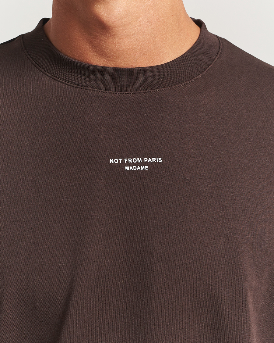 Men | T-Shirts | Drôle de Monsieur | Classic Slogan T-Shirt Dark Brown