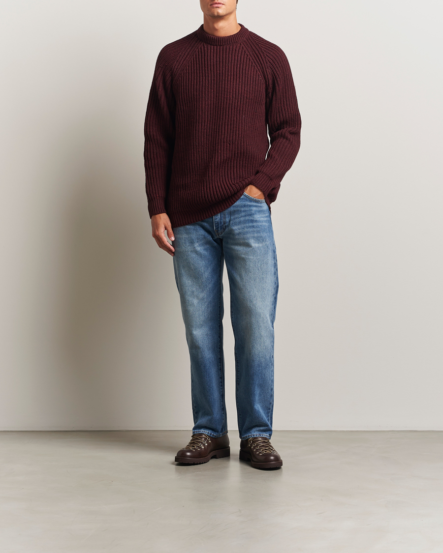 Men | Sweaters & Knitwear | Gloverall | Fisherman Rib Chunky Wool Crew Neck Burgundy