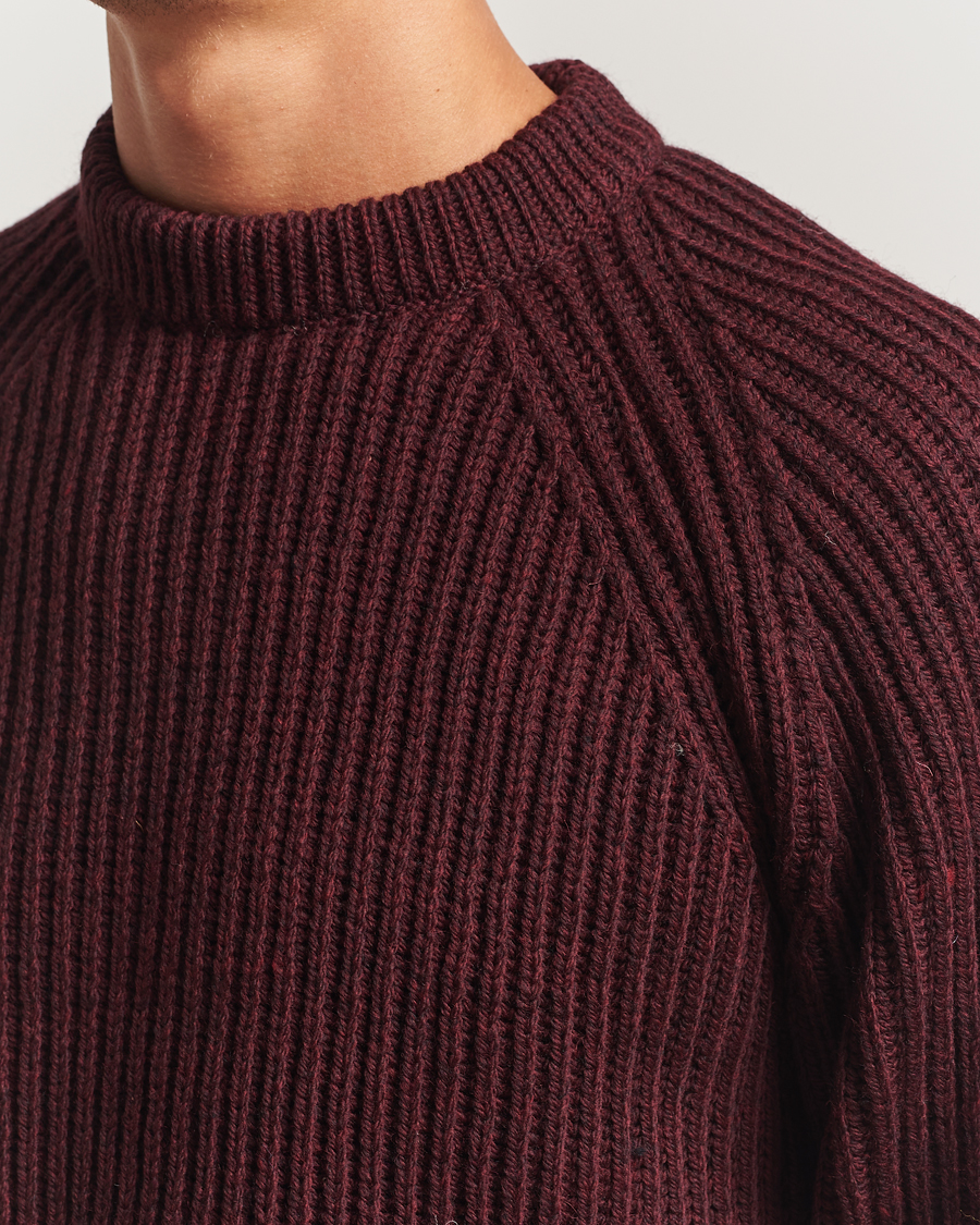 Men | Sweaters & Knitwear | Gloverall | Fisherman Rib Chunky Wool Crew Neck Burgundy