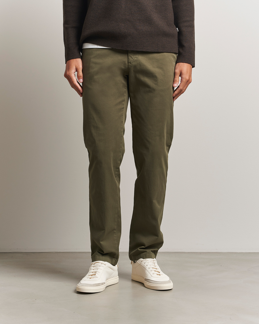 Men | Trousers | J.Lindeberg | Ched Cotton Stretch Chinos Forest Green