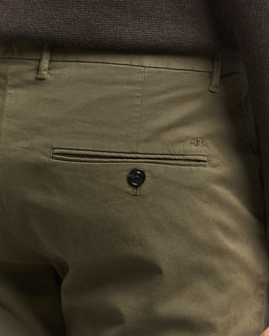 Men | Trousers | J.Lindeberg | Ched Cotton Stretch Chinos Forest Green