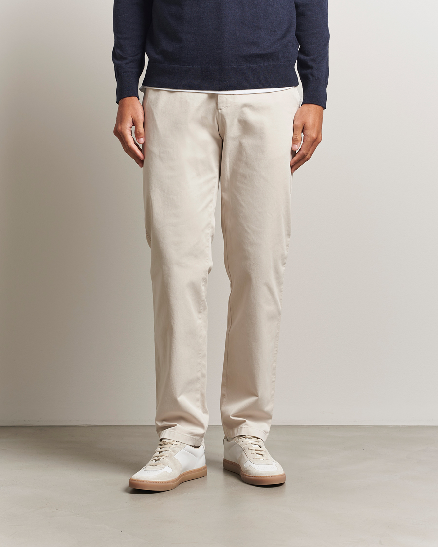 Men | Trousers | J.Lindeberg | Ched Cotton Stretch Chinos Moonbeam