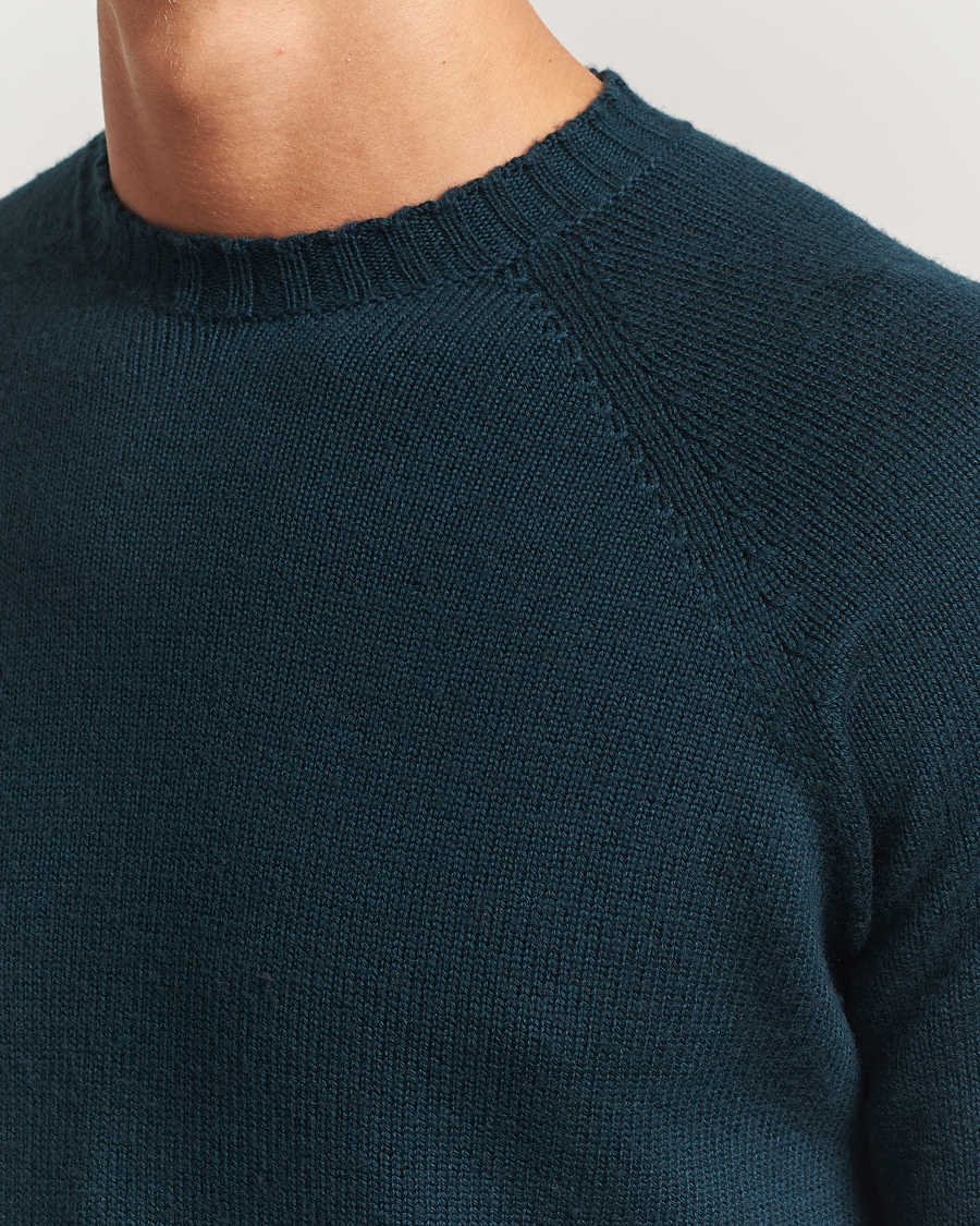 Men | Sweaters & Knitwear | John Smedley | Denver Extra Fine Merino Crew Neck Richardson Green