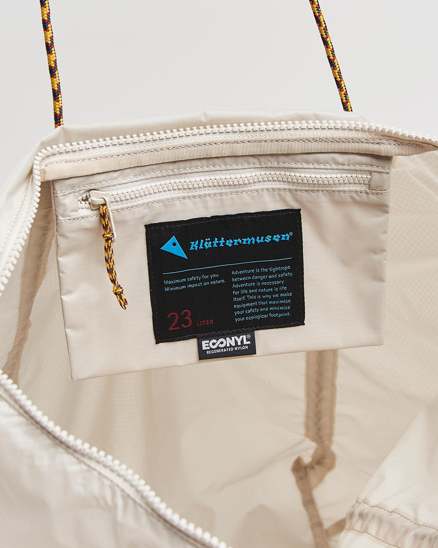 Men | Bags | Klättermusen | Gebo 23L Lightweight Totebag Putty Grey