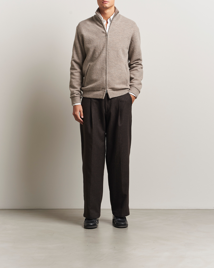 Men | Trousers | NN07 | Kay Wool Pleated Pinstriped Trousers Brown