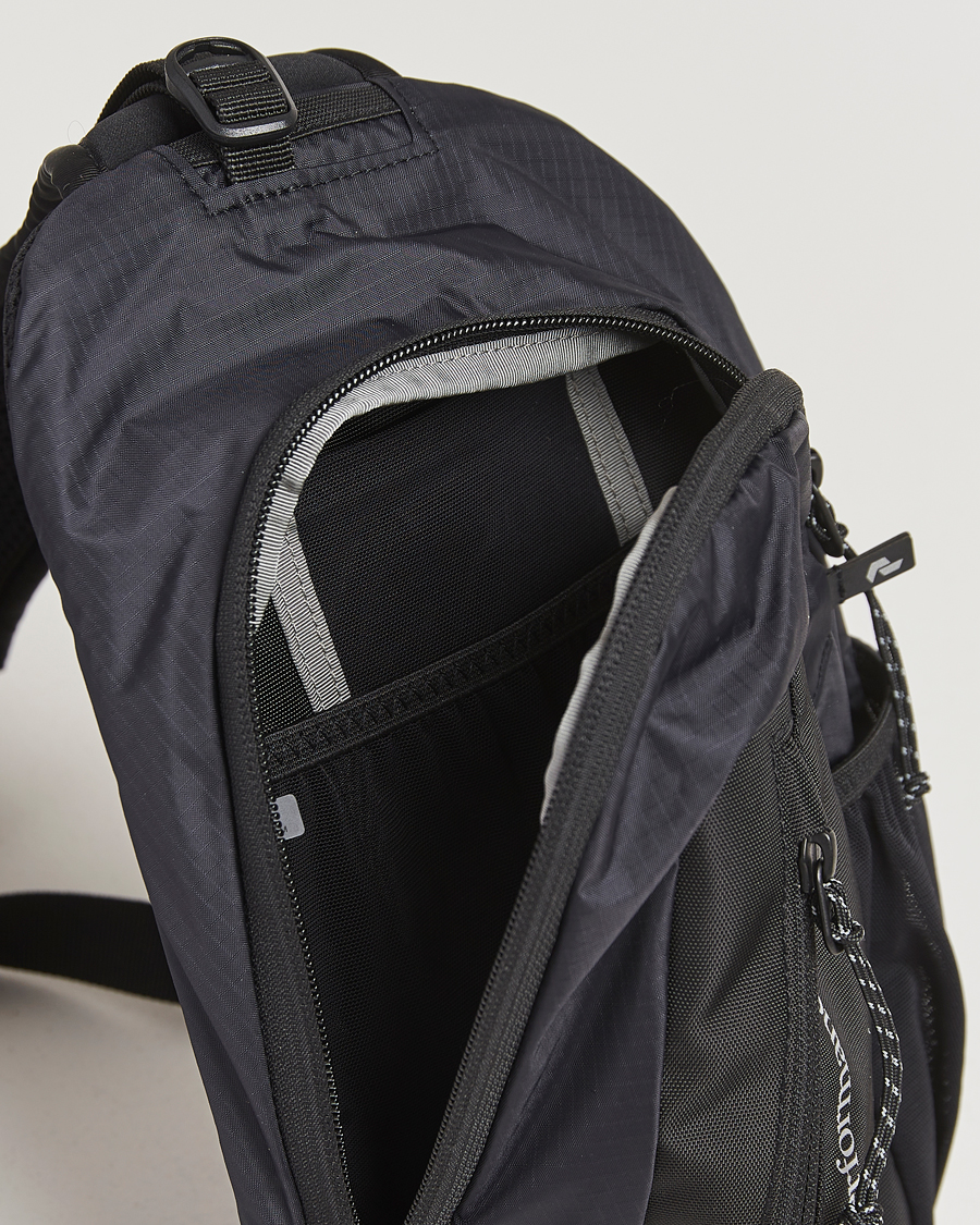 Men | Peak Performance Outdoor Sling Bag Black | Peak Performance | Outdoor Sling Bag Black