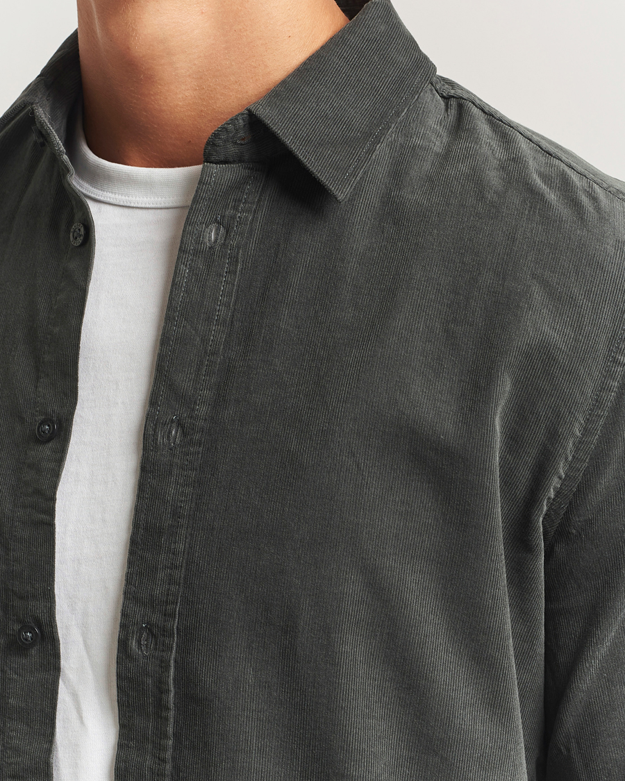 Men | Shirts | Samsøe Samsøe | Liam Baby Cord Shirt Black Oyster