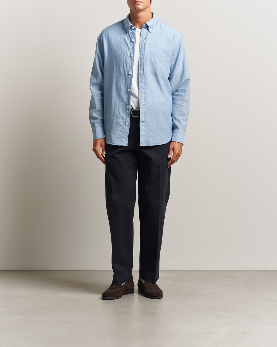 Men | Shirts | GANT 240 Mulberry Street | Relaxed Fit Chambray Shirt Light Indigo