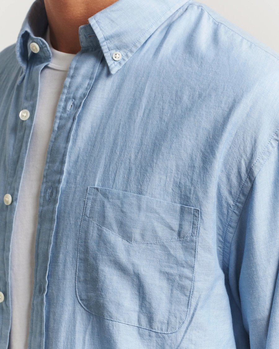 Men | Shirts | GANT 240 Mulberry Street | Relaxed Fit Chambray Shirt Light Indigo