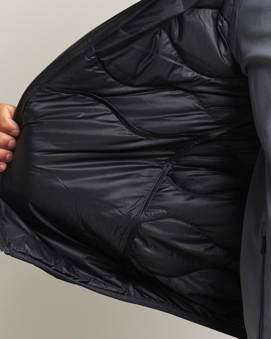 Men | Coats & Jackets | Peak Performance | Helium Down Vest Black