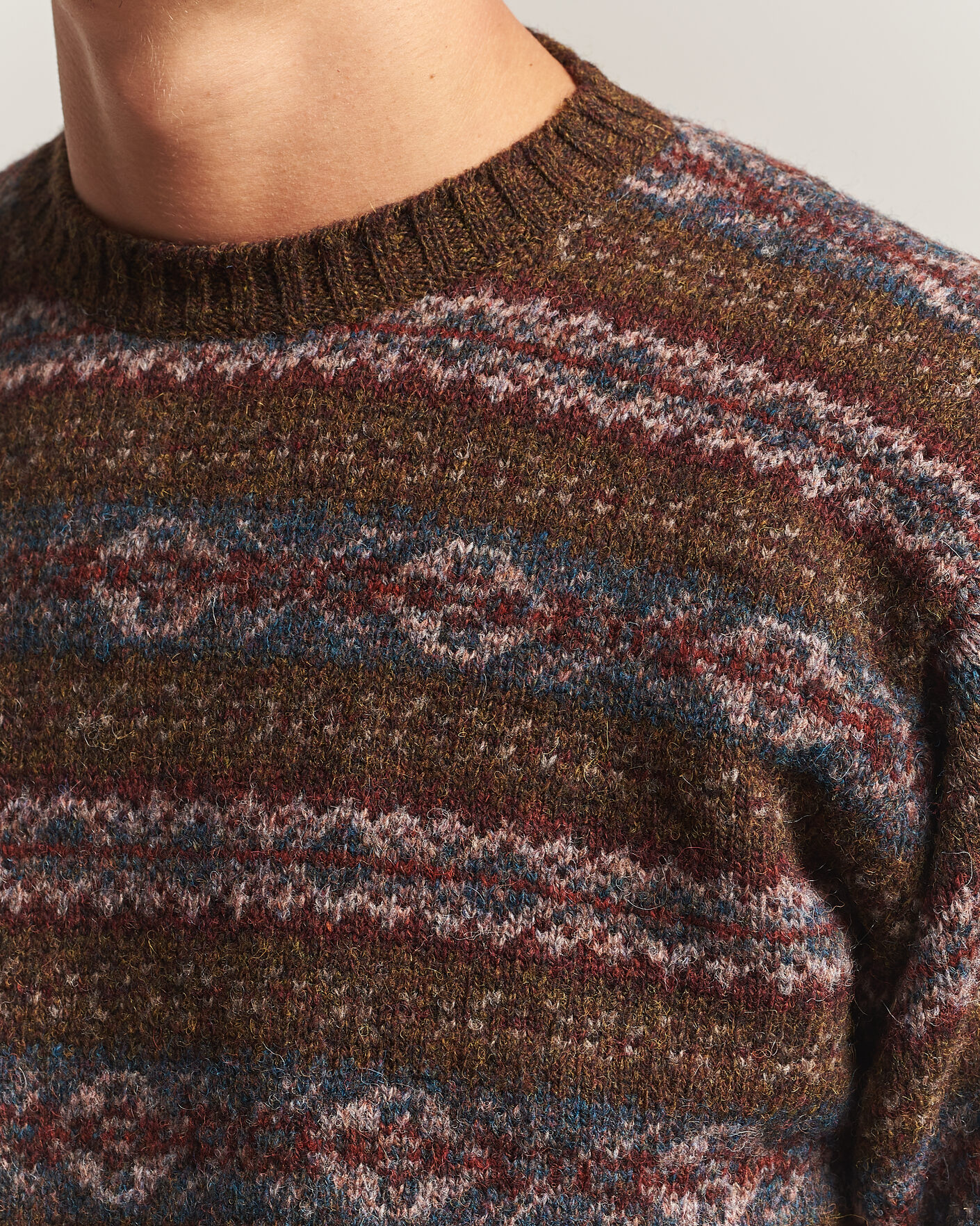 Men | Sweaters & Knitwear | Jamieson's of Shetland | Jamiesons Of Shetland All Over Fair Isle Pullover Crew Neck Moss Green