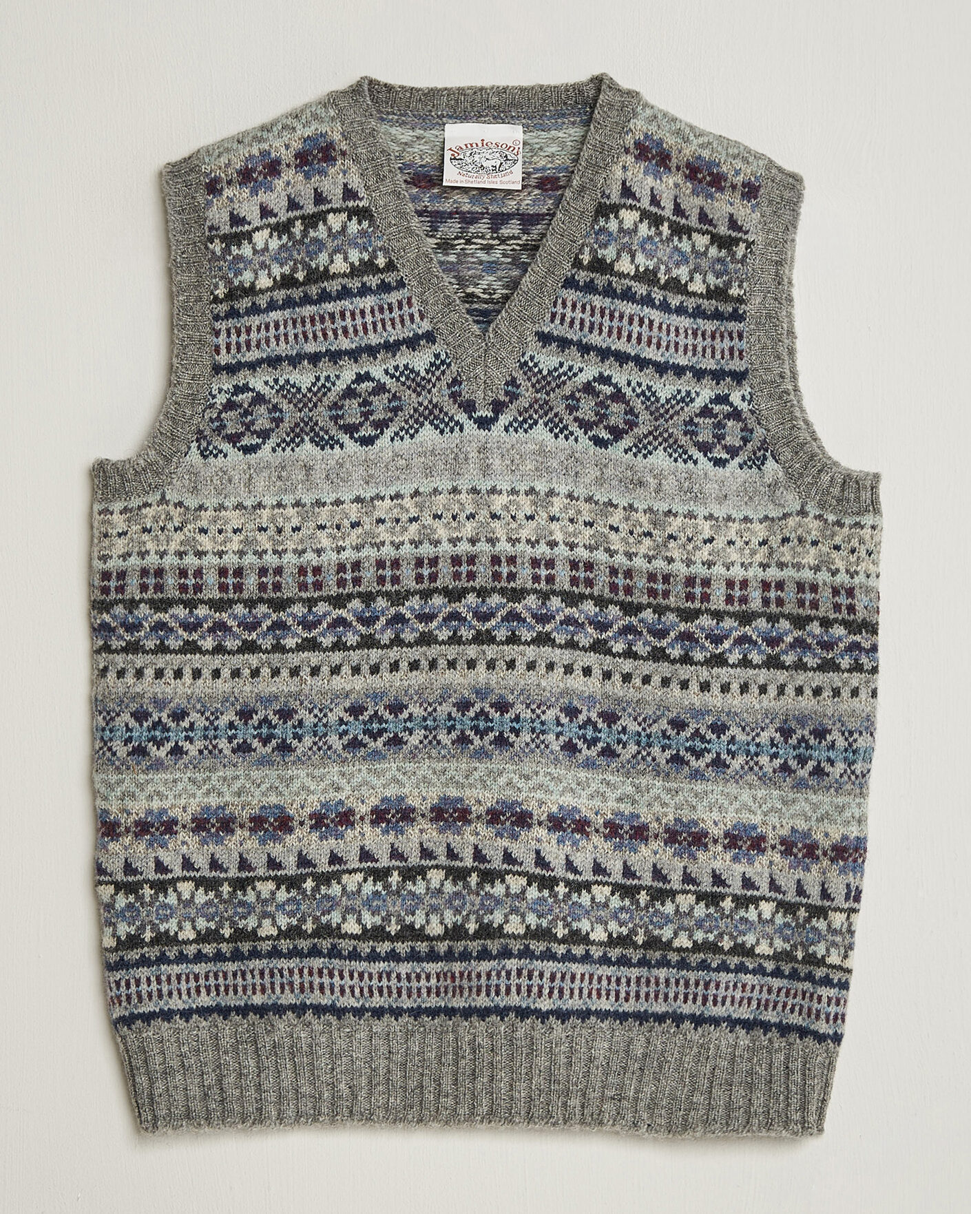 Men | Sweaters & Knitwear | Jamieson's of Shetland | Jamiesons Of Shetland All Over Fair Isle Slipover Light Grey