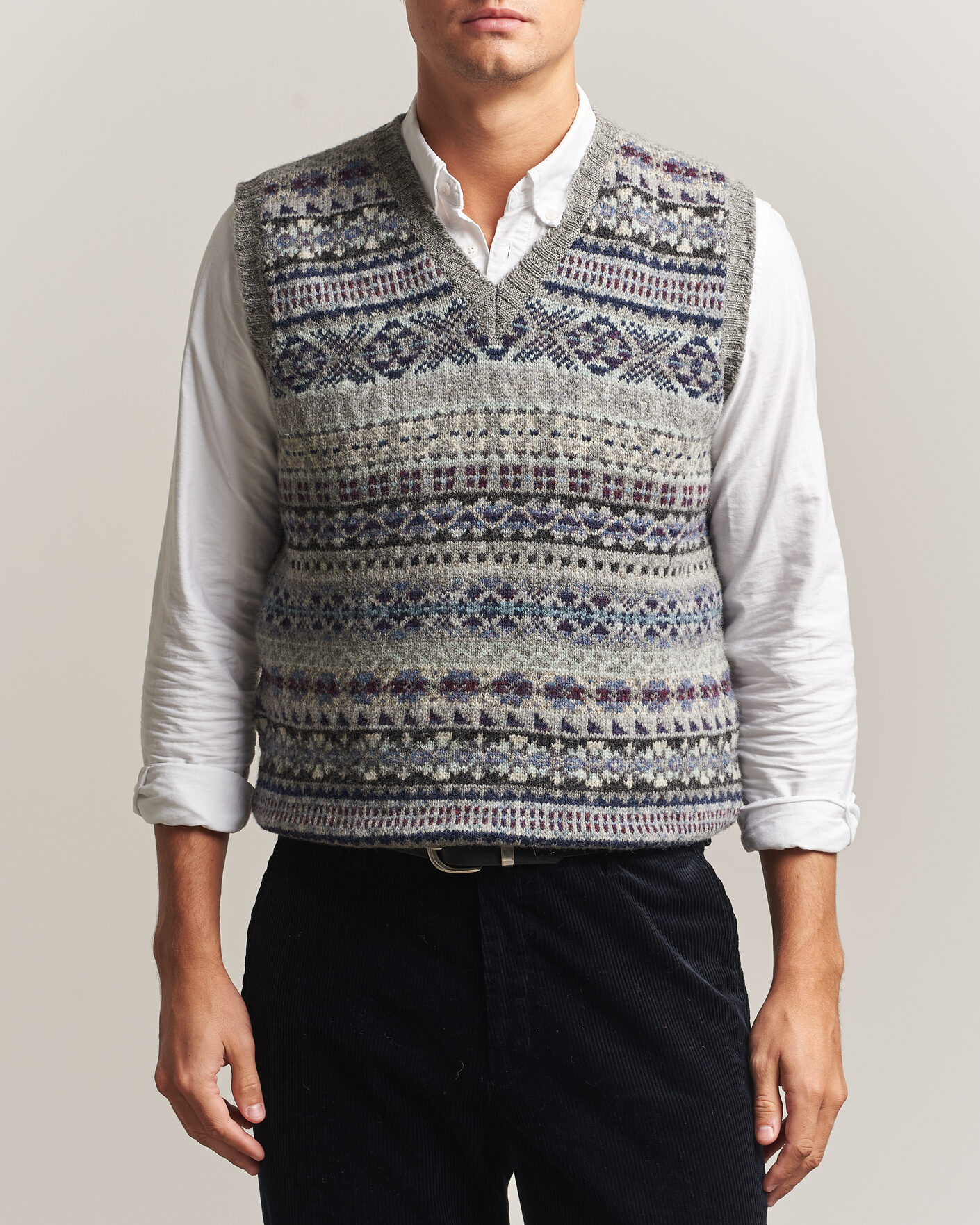 Men | Sweaters & Knitwear | Jamieson's of Shetland | Jamiesons Of Shetland All Over Fair Isle Slipover Light Grey