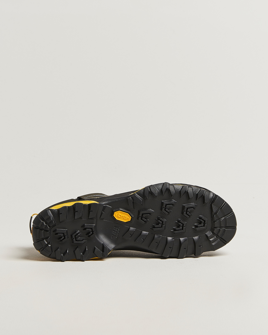 Men | Trail Sneakers | La Sportiva | TX5 GTX Hiking Shoes Carbon/Yellow