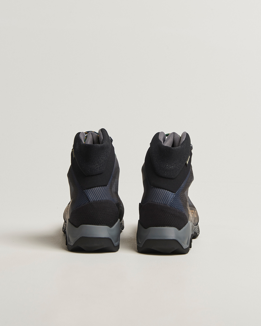 Men | Boots | La Sportiva | Aequilibrium GTX Hiking Boots Carbon/Jungle