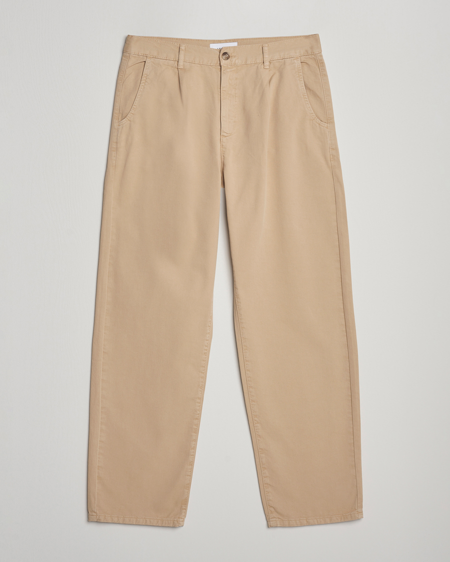 Men | Trousers | LES DEUX | Romeo Pleated Chino Pants Irish Cream