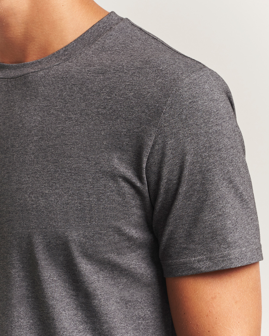 Men | T-Shirts | Filippa K | Soft Lycra T-Shirt Anthracite Melange