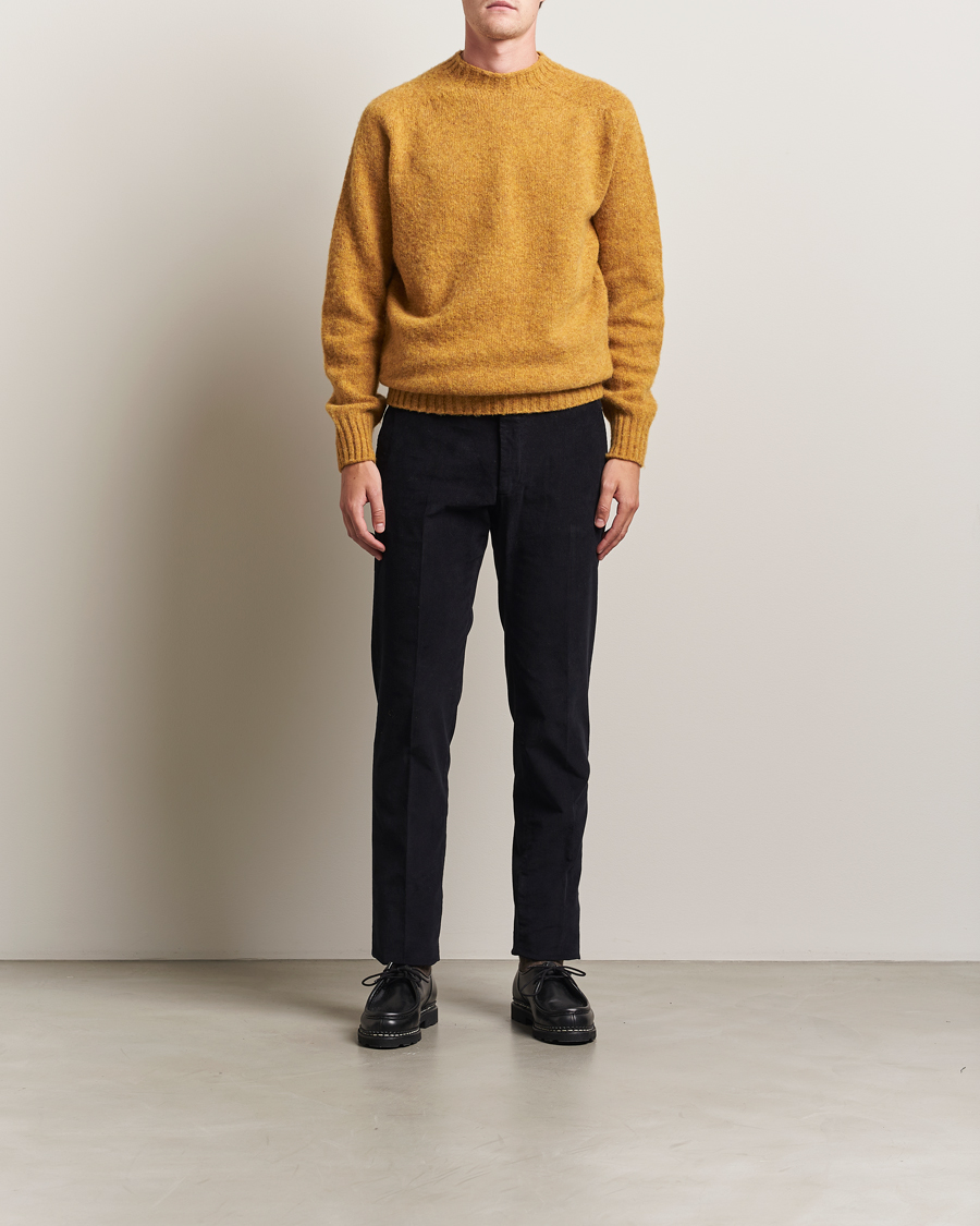 Men | Sweaters & Knitwear | Sunspel | Brushed Shetland Crew Neck Saffron