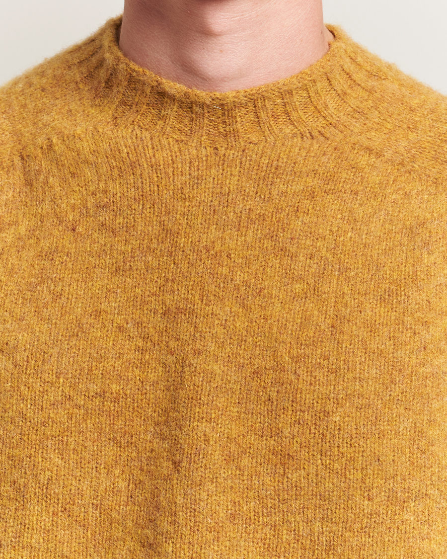 Men | Sweaters & Knitwear | Sunspel | Brushed Shetland Crew Neck Saffron