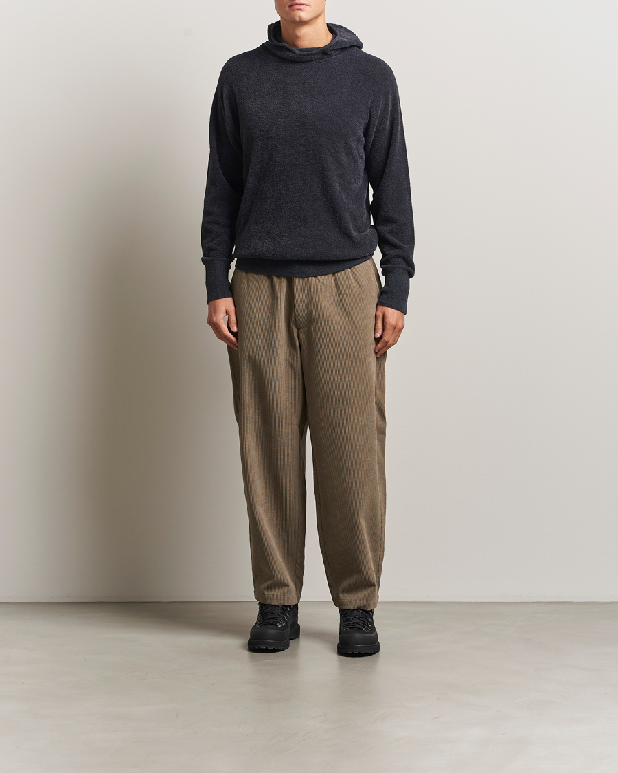 Men | Trousers | Goldwin | Wale Corduroy Straight Pants Taupe