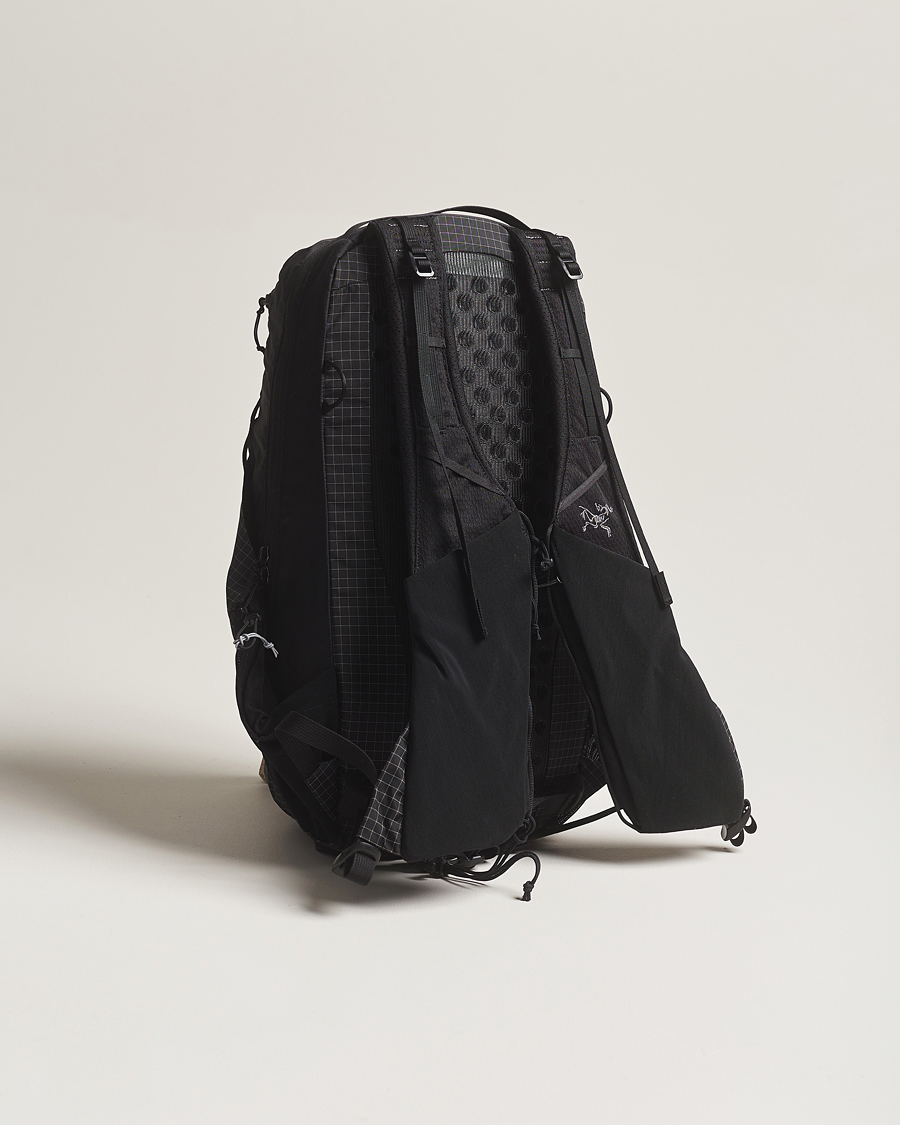 Arc'teryx Aerios 18L Backpack Black at CareOfCarl.com
