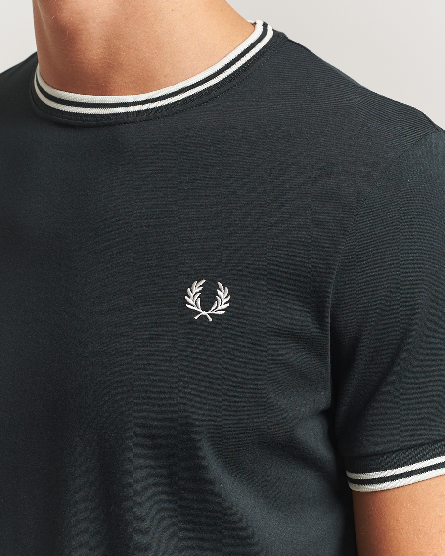 Men | T-Shirts | Fred Perry | Twin Tipped T-Shirt Night Green