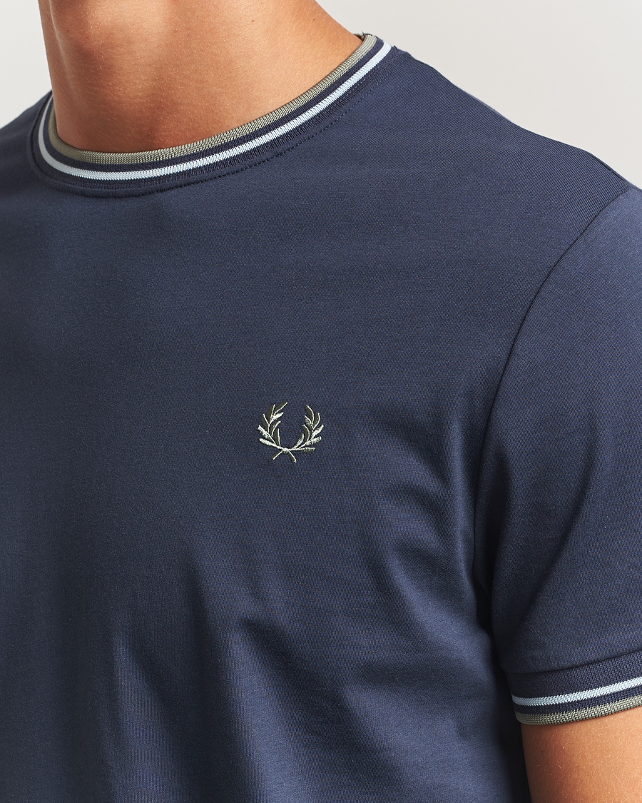 Men | T-Shirts | Fred Perry | Twin Tipped T-Shirt Dark Airforce