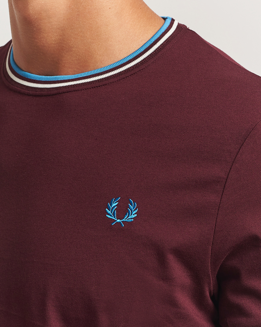Men | T-Shirts | Fred Perry | Twin Tipped T-Shirt Oxblood