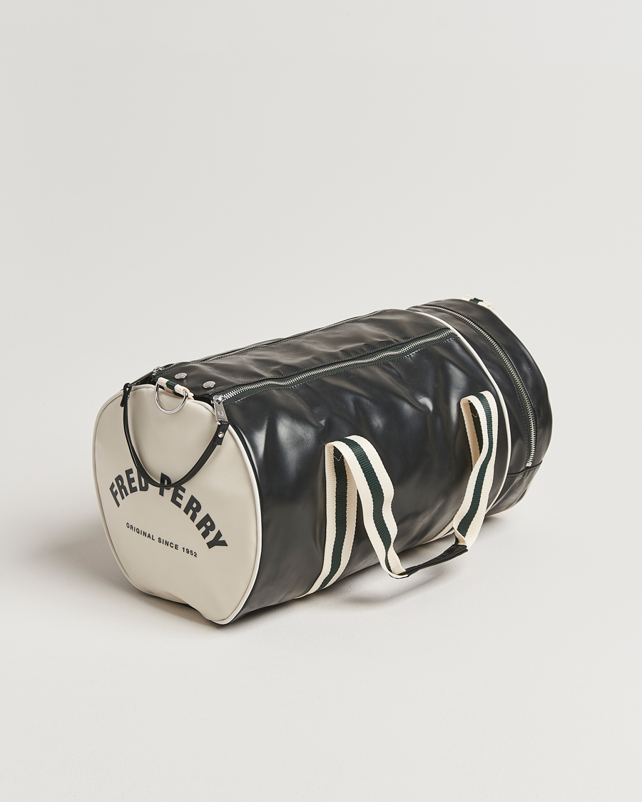 Men | Fred Perry Classic Barrel Bag Night Green/Ecru | Fred Perry | Classic Barrel Bag Night Green/Ecru