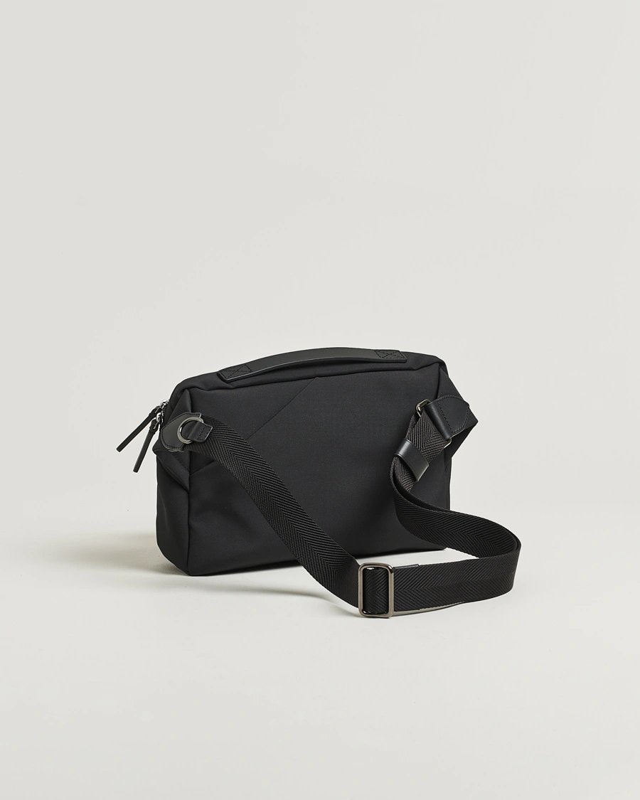 Men | Bags | Mismo | M/S Passage Sling Bag Eclipse Black/Black