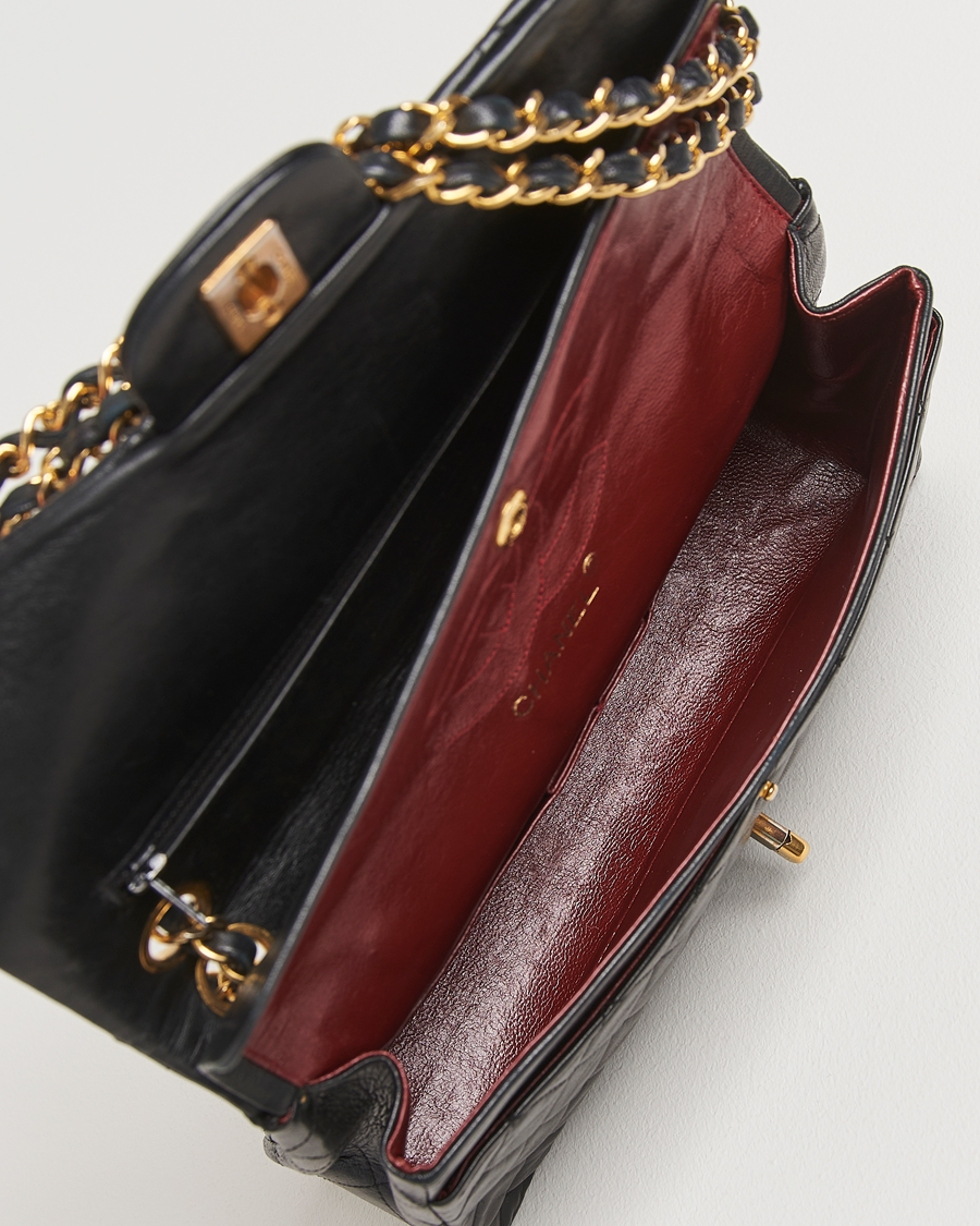 Men | Pre-Owned & Vintage Bags | Chanel Pre-Owned | Classic Double Flap Medium Lambskin Black