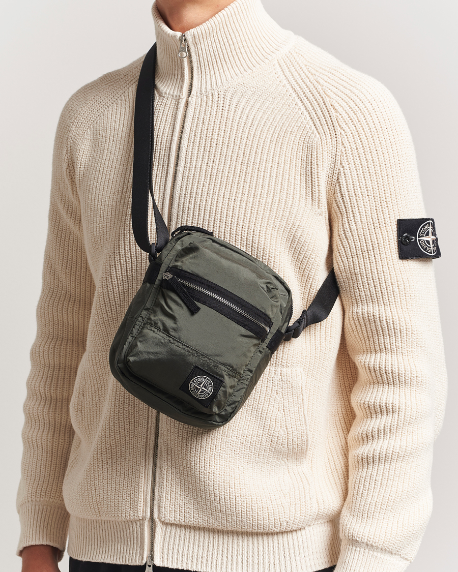 バッグ STONE  Nylon l Fanny Pack Stone Island - Nylon Metal Fanny Pack | HBX